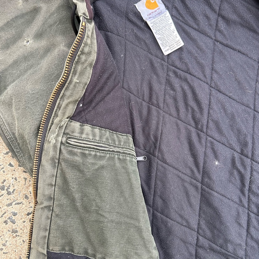 Vintage Carhartt Hooded Jacket Faded And Distressed Green J130 MOS Size M 2007 - Picture 11 of 12
